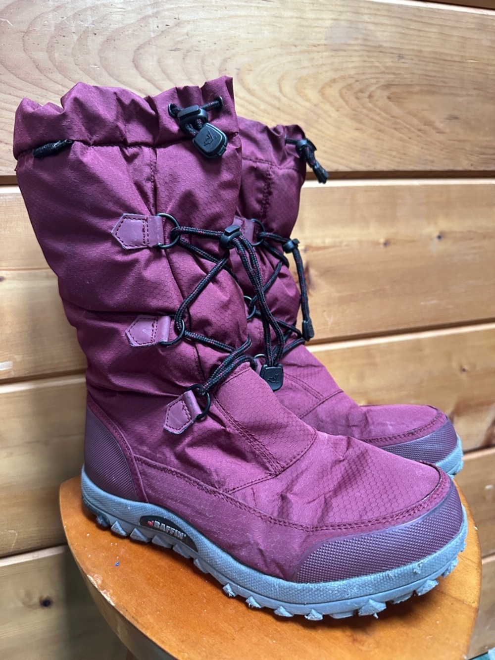 Baffin Light Women's Sangria Winter waterproof drawcord lace Boots 9 40